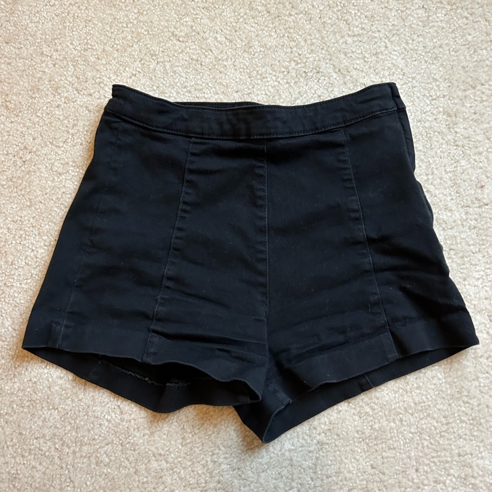 H&M black high waisted shorts with side zipper. Size 8